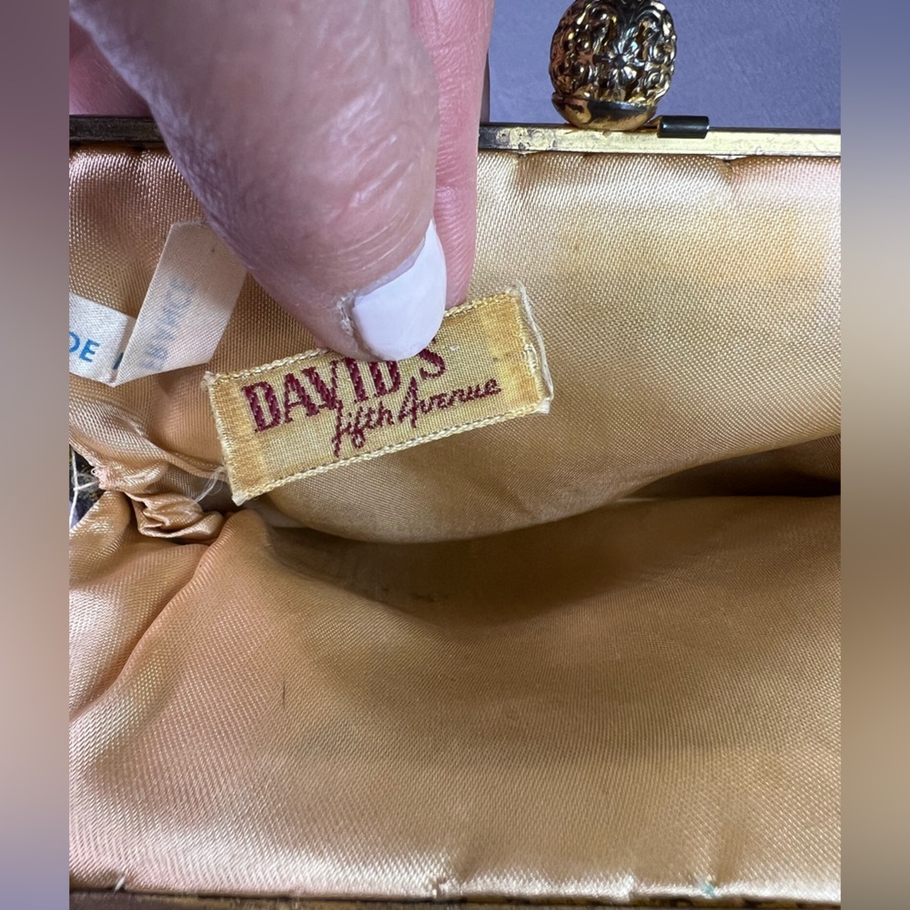 Vintage David's Fifth Avenue Tapestry Purse – Made in France Kiss Lock Clutch - Picture 7 of 12